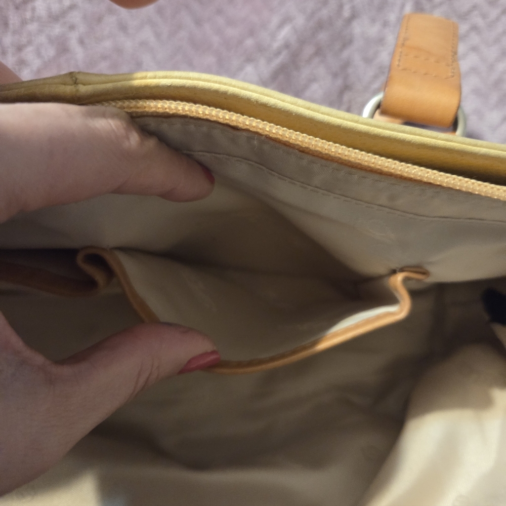 Vintage Fossil Light Yellow Leather Shoulder Handbag - Picture 6 of 14